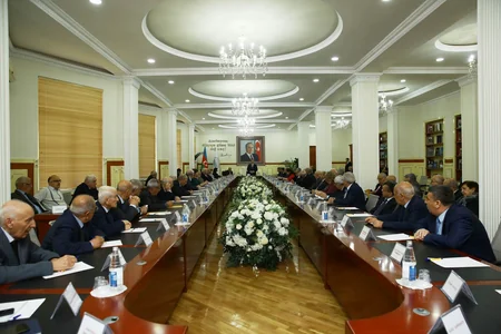 BDU-nun bütün əməkdaşlarına 500 manat mükafat veriləcək