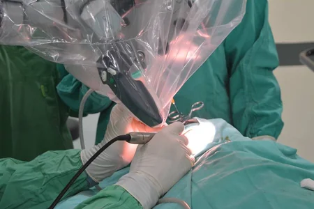 Həkim: “Eşidə bilməyən uşaqları tam sağaltmaq olur”