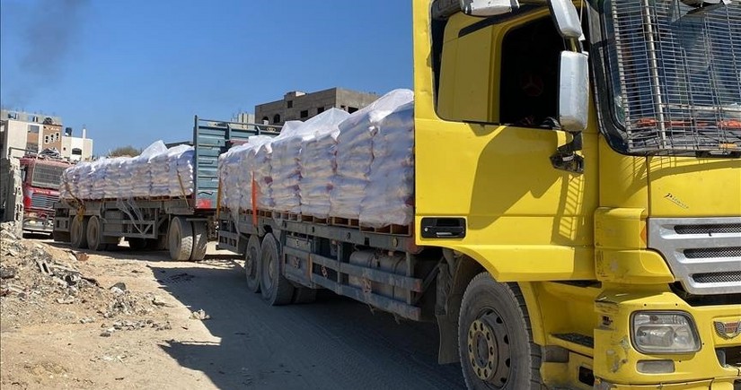 Израиль: в Газу поступили первые пять грузовиков с гуманитарной помощью