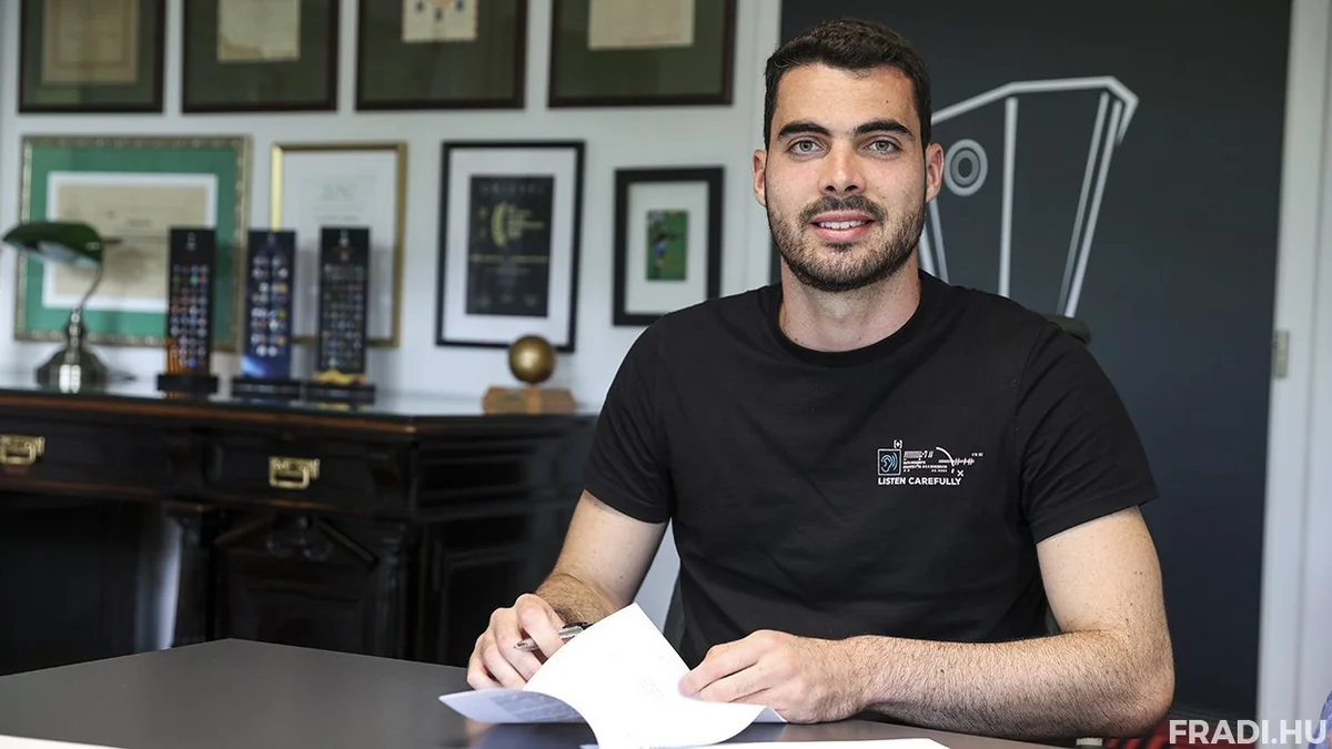 Qarabağın rəqibi qapıçısı ilə müqaviləni uzadıb