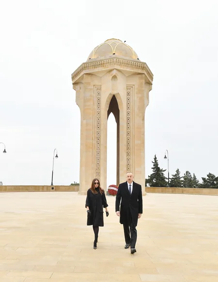 İlham Əliyev və Mehriban Əliyeva şəhidlərimizin xatirəsini yad ediblər