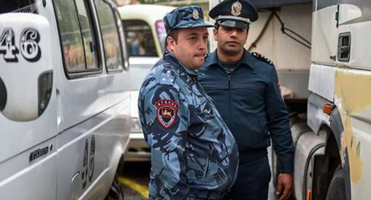 Yerevanda orta məktəb şagirdi bıçaqlanıb