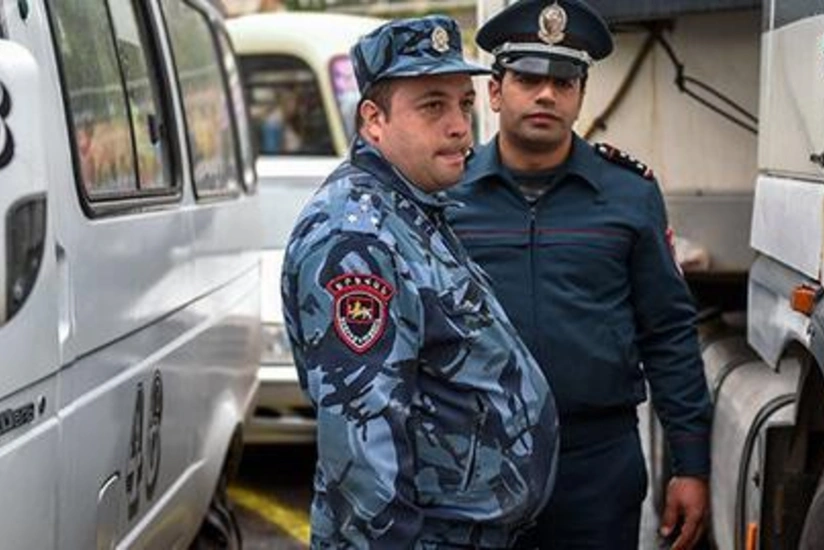 Yerevanda orta məktəb şagirdi bıçaqlanıb