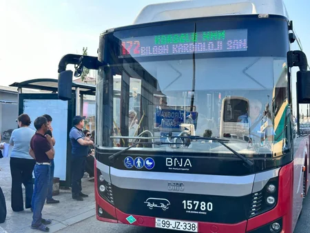 172 nömrəli marşrut xətti üzrə böyüktutumlu avtobuslar istifadəyə verilib