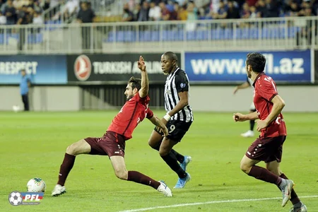 Neftçi Sumqayıtı məğlub edib, məşqçi və futbolçular arasında dava düşüb - VİDEO