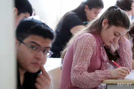 II və III ixtisas qruplarının abituriyentləri üçün qəbul imtahanı keçirilib - FOTO
