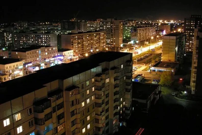 Bakıda orta yaşlı kişi özünü 9-cu mərtəbədən yerə atıb
