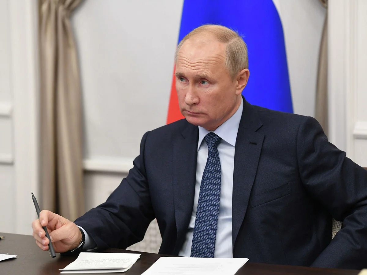 Putin qondarma DXR və LXR rəhbərləri ilə əməkdaşlıq sazişi imzalayıb  