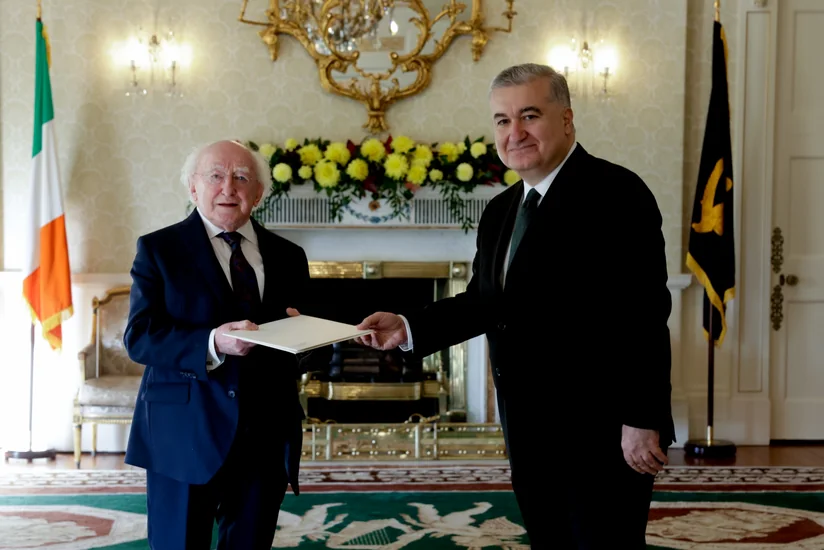 Azərbaycan səfiri etimadnaməsini İrlandiya Prezidentinə təqdim edib