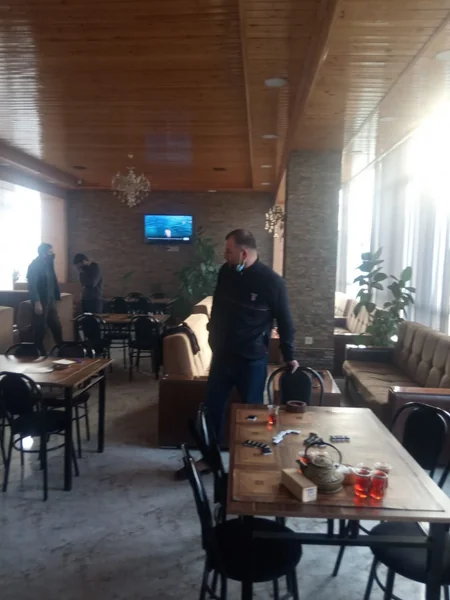Şabranda çayxana sahibi və müştəriləri cərimələndi