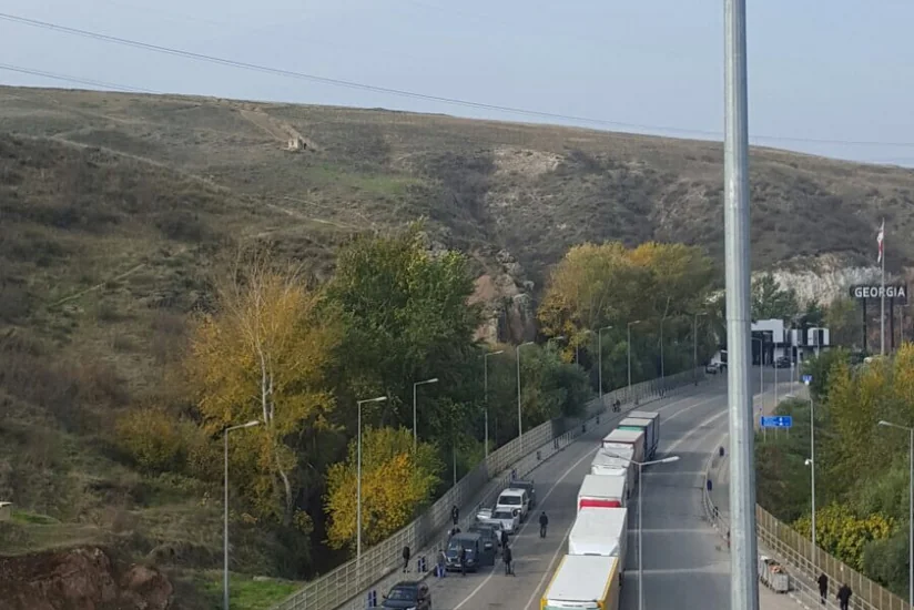 Sınıq Körpü gömrük keçid məntəqəsindəki sıxlıq aradan qaldırılıb