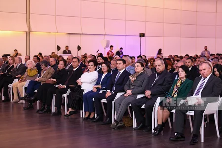 “Azərbaycan teatrı - 150: inkişaf perspektivləri” mövzusunda Teatr Forumu başlayıb