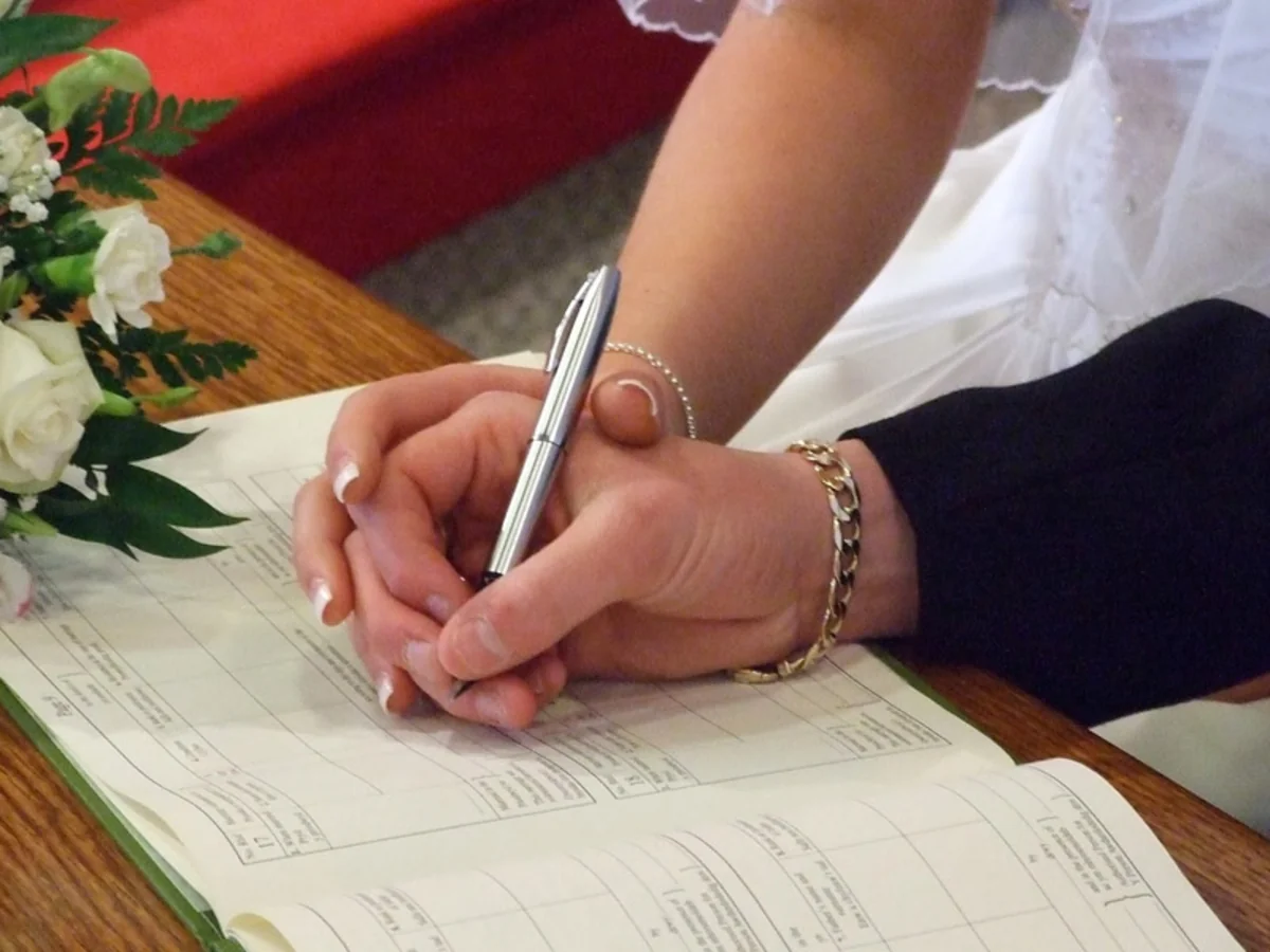 Azərbaycanda nikahlar azalıb, boşanmalar artıb