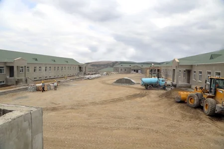Azerbaijan Defense Minister visited several military units being under construction in the frontline zone -  VIDEO