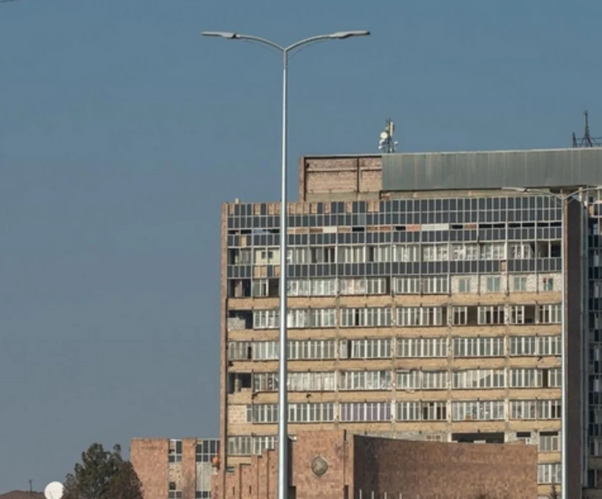 В Ереване взорвали бывшее здание Минобороны Армении