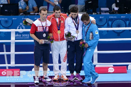 Prezident İlham Əliyev Bakı 2015də qalib gələn Pərviz Bağırova qızıl medalı təqdim edib - FOTO