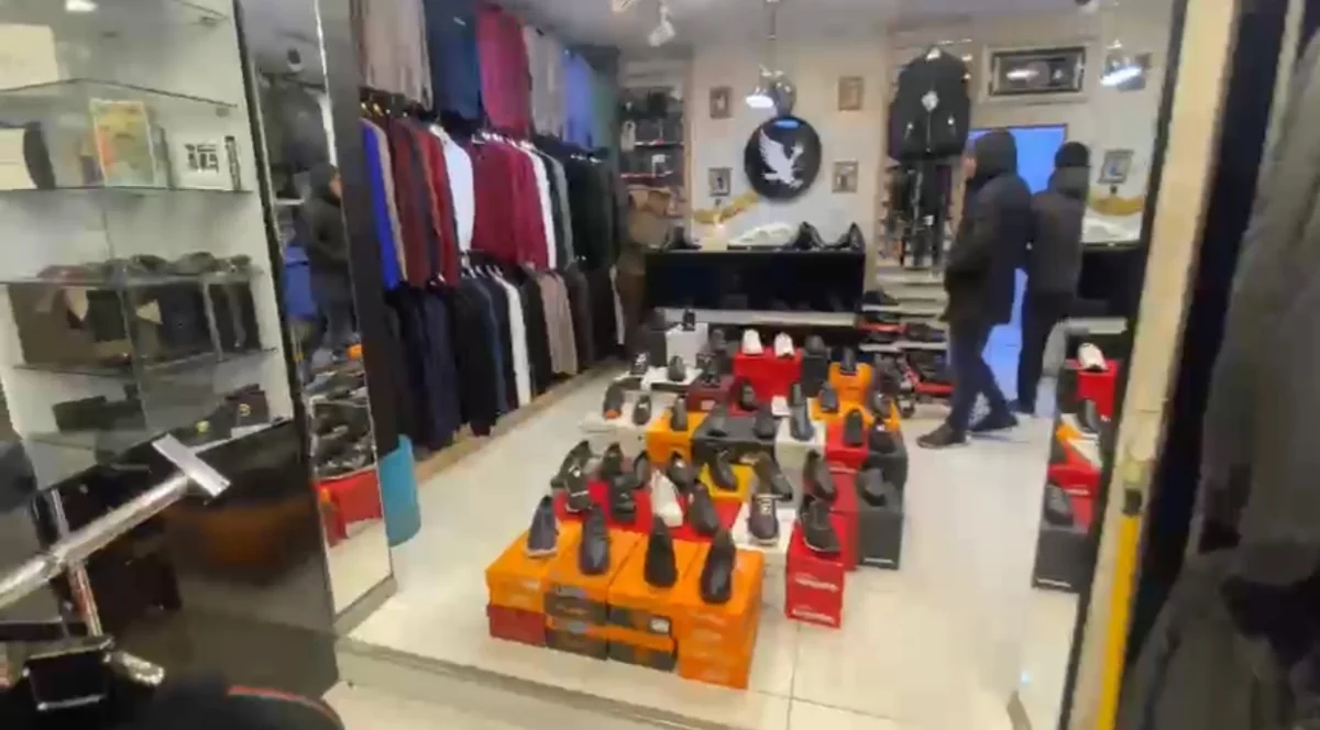 FHN Bakıda geyim mağazasını bağlayıb