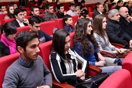 ​Bakı Ali Neft Məktəbində Texniki yaradıcılığa maraq sərgisi keçirilib