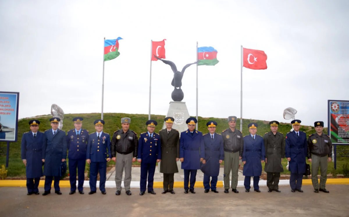 Türkiyəli general Azərbaycanın Hərbi Hava Qüvvələrinin aviabazalarında olub