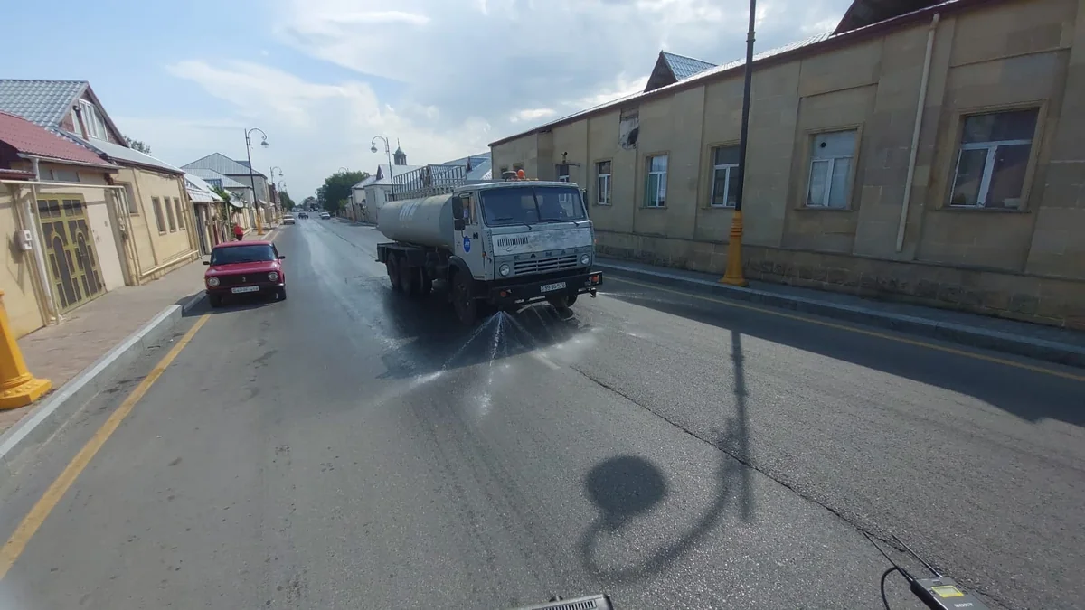 Qubada dezinfeksiya işləri aparılır