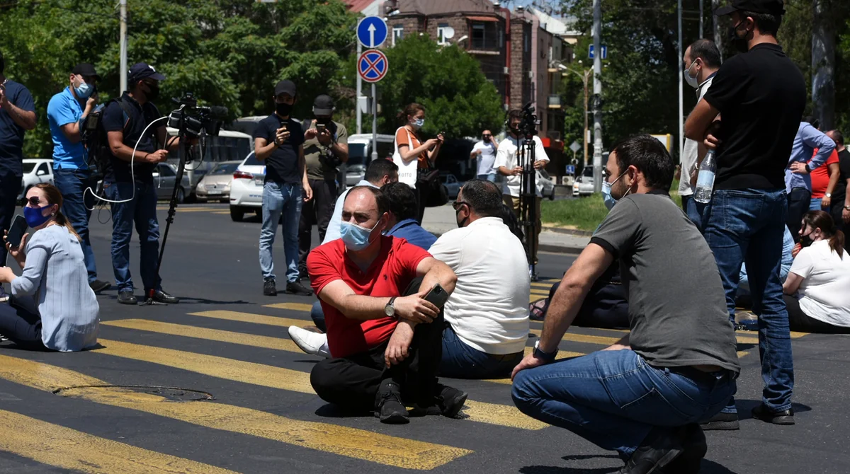 Yerevanda etiraz aksiyası: Baş nazir xalqa qarşıdır