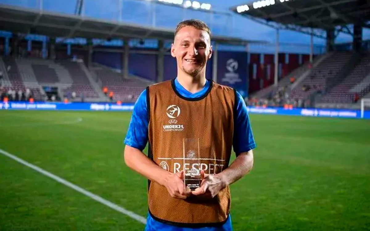 Adı Qarabağla hallanan futbolçu Bakıya gəlib