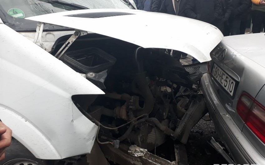 Şirvanda yol qəzası baş verib, 2 nəfər xəsarət alıb