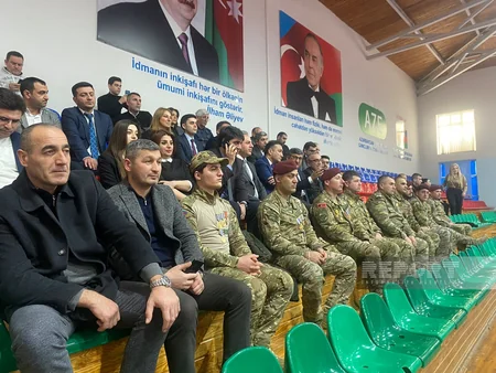 Protezlə təmin edilən müharibə əlilləri arasında stolüstü tennis yarışı keçirilib