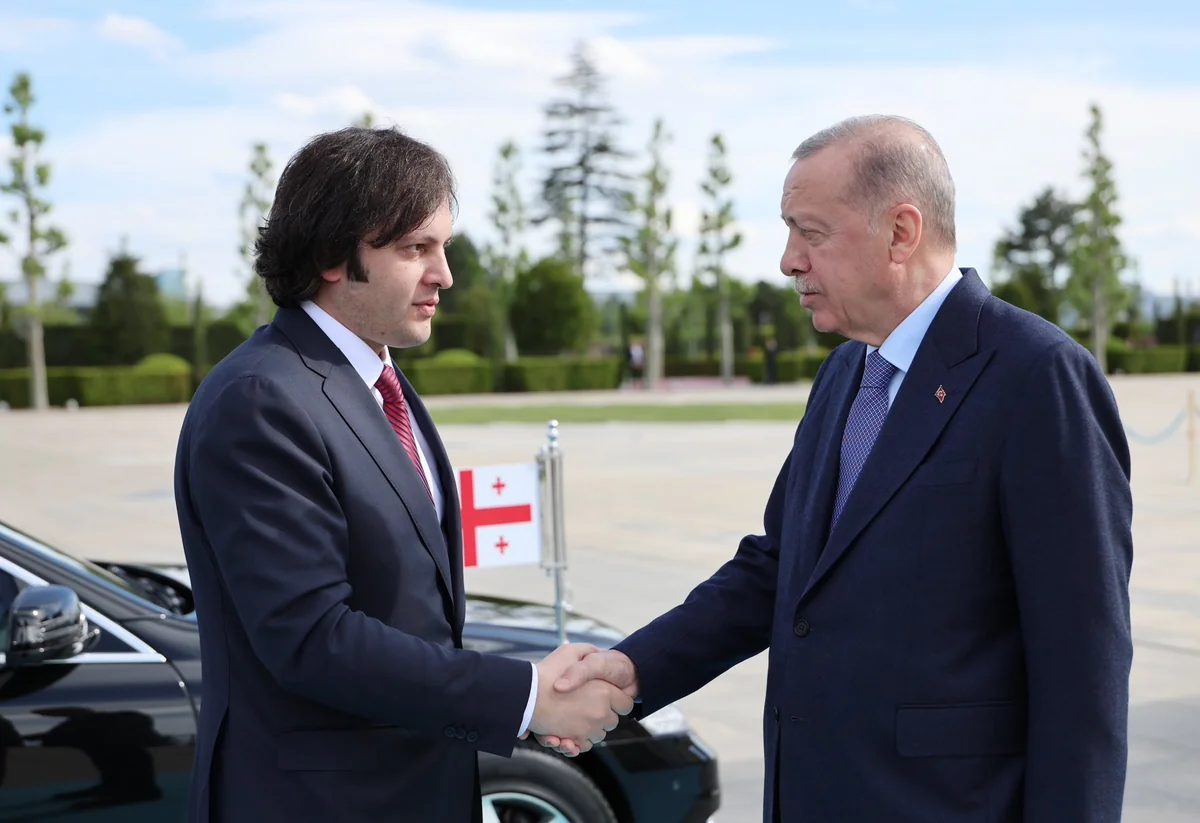 Ərdoğan İrakli Kobaxidzeni rəsmi mərasimlə qarşılayıb