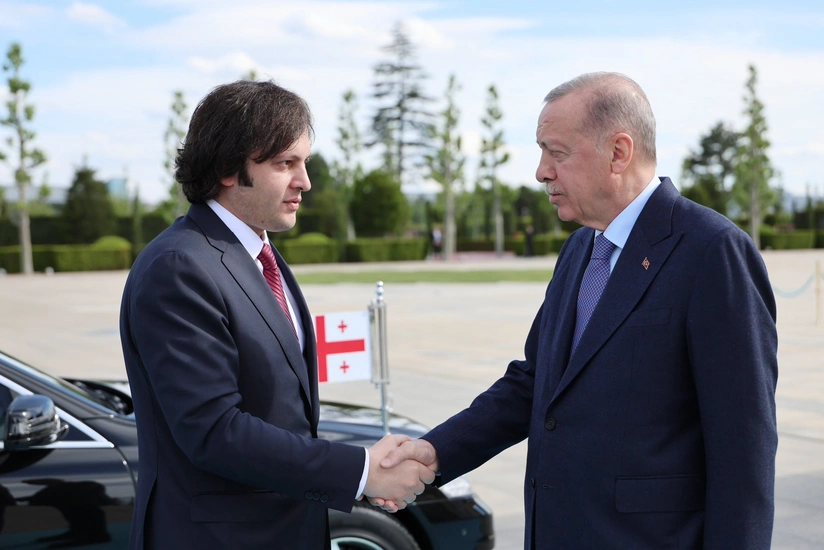 Ərdoğan İrakli Kobaxidzeni rəsmi mərasimlə qarşılayıb