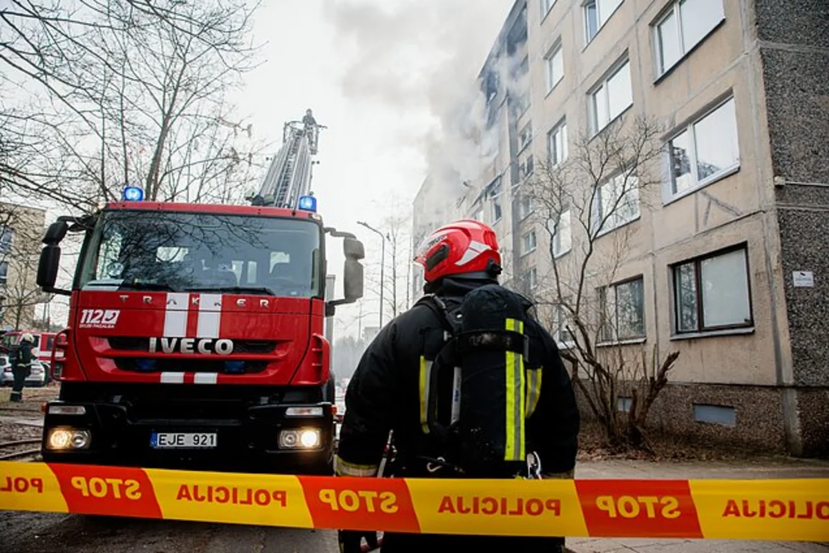 More than 70 evacuated following apartment fire in Vilnius