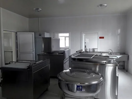 Müdafiə naziri cəbhəboyu zonada yeni tikilən hərbi şəhərcikdəki inşa işlərinin gedişatını yoxlayıb