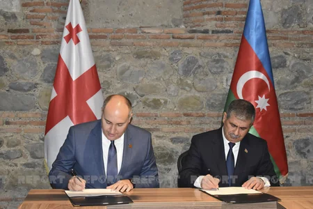 Azərbaycan və Gürcüstan müdafiə nazirlərinin görüşü olub, sənəd imzalanıb