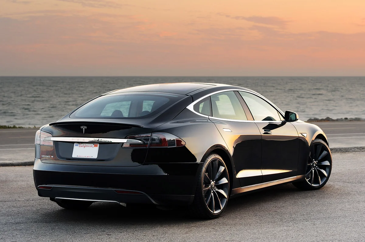 ​Компания Tesla разыгрывает бесплатный электрокар