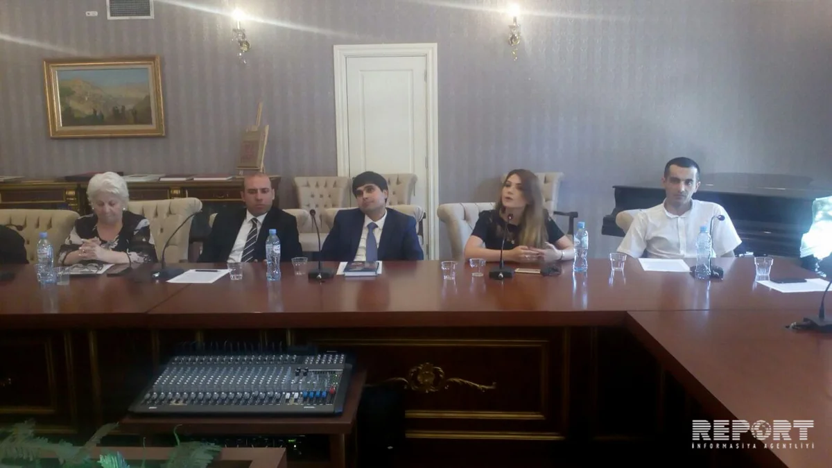 Tbilisidə Dünya azərbaycanlıların palitrası kitabının təqdimatı keçirilib
