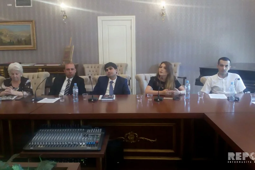 Tbilisidə Dünya azərbaycanlıların palitrası kitabının təqdimatı keçirilib