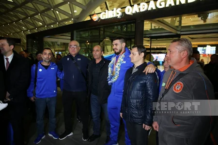 Ağırlıqqaldırma üzrə yığma komanda Vətənə qayıdıb