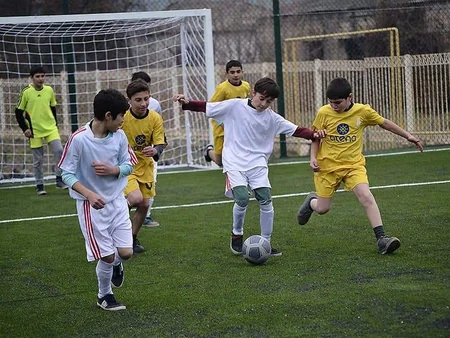 İsmayıllıda süni örtüklü meydança istifadəyə verilib