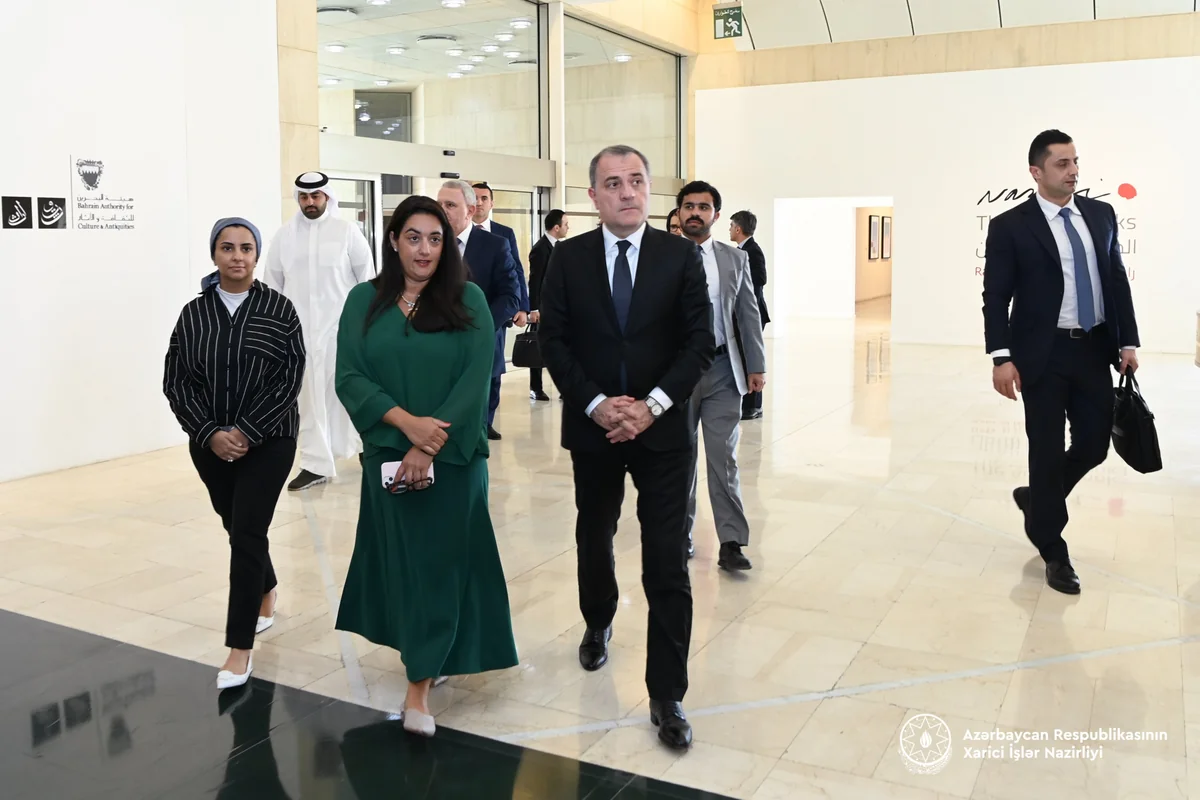 Jeyhun Bayramov visits Bahrain National Museum and Al-Madar Center