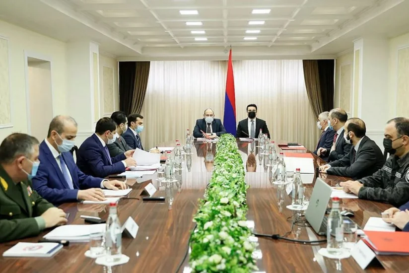 Премьер-министр Армении провел заседание Совбеза