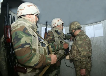 Министр обороны Азербайджана высоко оценил боевой дух и уровень морально-психологической подготовки военнослужащих