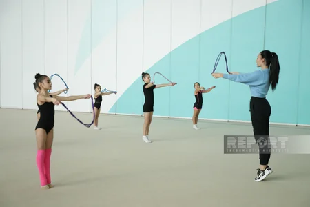 Bölgə gimnastlarının Milli Gimnastika Arenasında məşqləri davam edir