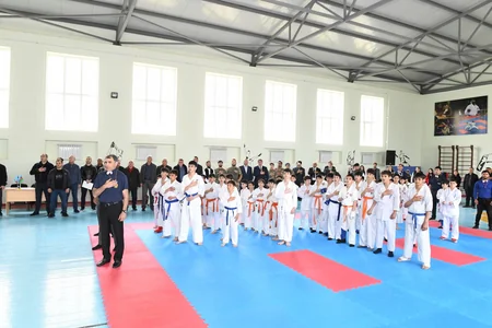 Məcburi köçkün məktəblilər arasında Ulu Öndərin 100 illiyinə həsr olunmuş turnir keçirilib