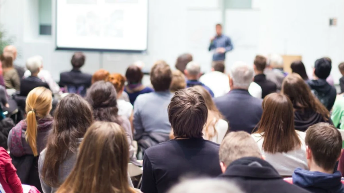 ABŞ-dan olan mütəxəssis Azərbaycanda biznes seminarları keçirir