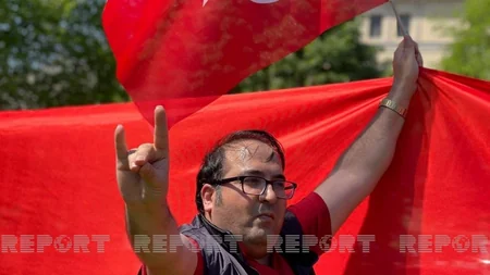 Vaşinqtondakı Türkiyə səfirliyi önündə aksiya keçirilib