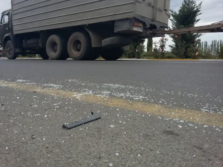 ​Bərdədə yol kənarında piyadanı maşın vurub
