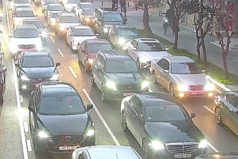 Bakıda tıxac olan yollar açıqlanıb – SİYAHI