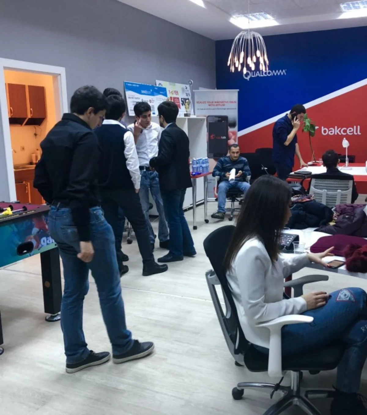 “Bakcell” növbəti 5 startap layihəsinə dəstək verir