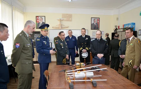 Hərbi attaşelər Heydər Əliyev adına Hərbi İnstitutu ziyarət ediblər