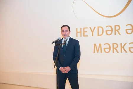 Heydər Əliyev Mərkəzində gürcü rəssamın sərgisi açılıb